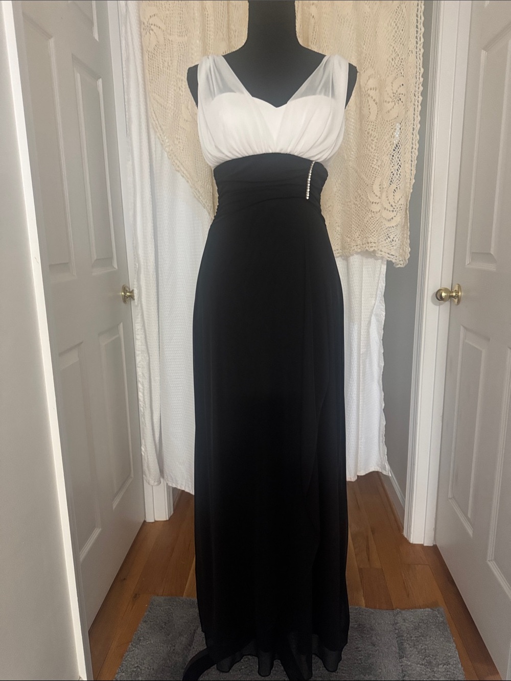 Vintage Black and White 90’s Formal Evening/Prom Dress by Betsy& Adam NWT